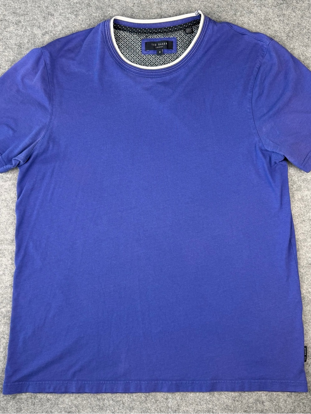 Ted Baker Slim Fit Crew Neck T‑Shirt Men’s 3 M Blue Contrast Trim – Flawed
